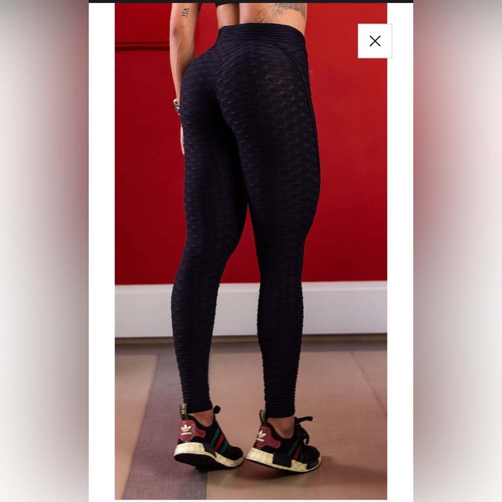 SOLD on Ⓜ️ Canoan Anti Cellulite - Heart Booty Effect Leggings - Black